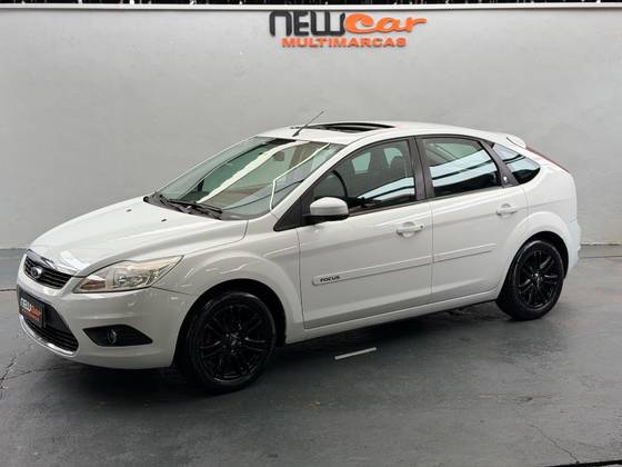 FORD FOCUS 2.0 GHIA 16V FLEX 4P AUTOMÁTICO FORD FOCUS 2.0 GHIA 16V FLEX 4P AUTOMÁTICO